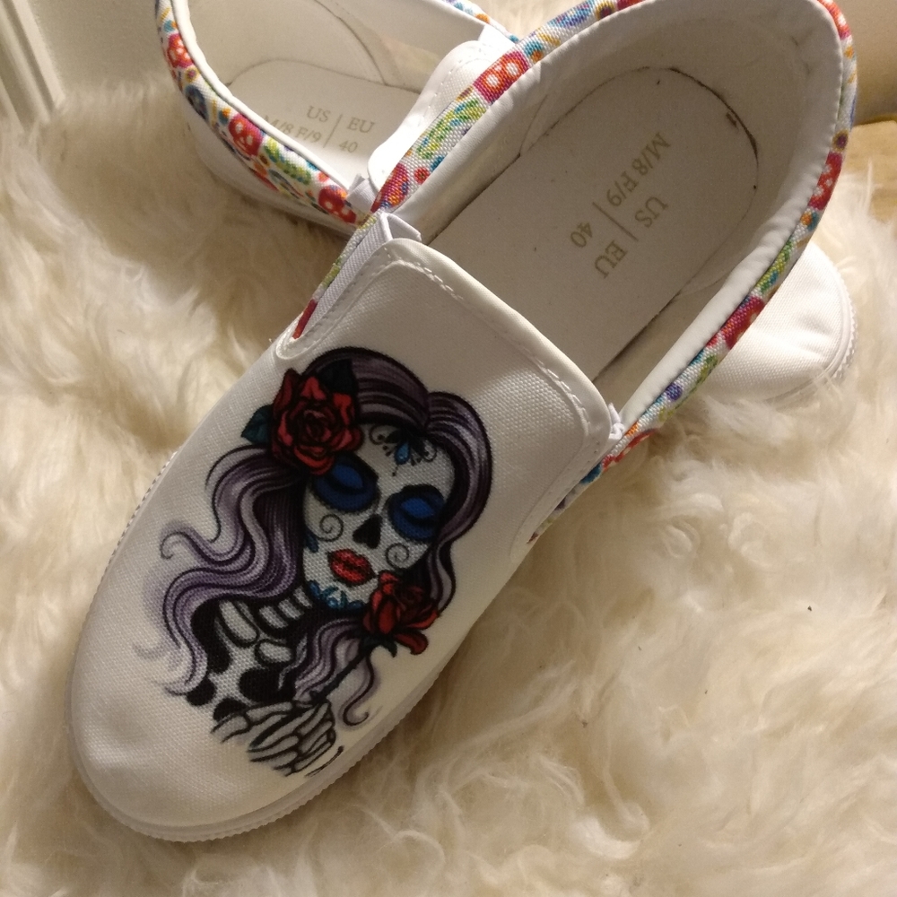 Shoes - Picture 4 of 9